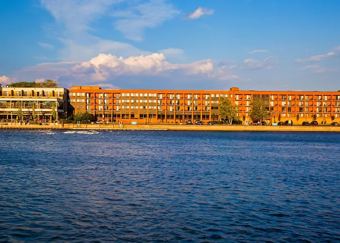 Best Western Plus Oswego Hotel&Conference Center