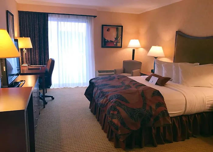 Best Western Plus Oswego Hotel&Conference Center